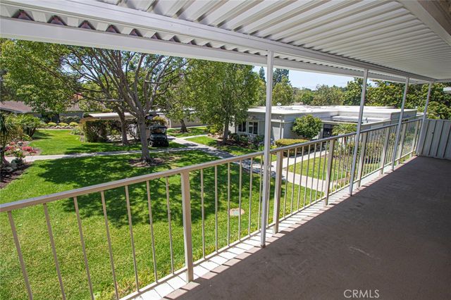 682 Via Alhambra P, Laguna Woods, CA 92637