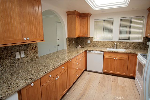 682 Via Alhambra P, Laguna Woods, CA 92637
