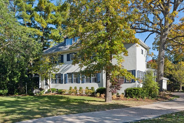 527 Warwick Road, Kenilworth, IL 60043