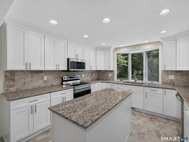 21 Woodland Drive, Salem, CT 06420