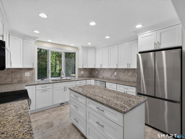 21 Woodland Drive, Salem, CT 06420