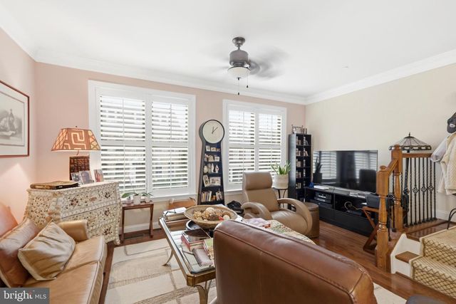 211 BEACON PL NE, Washington, DC 20011