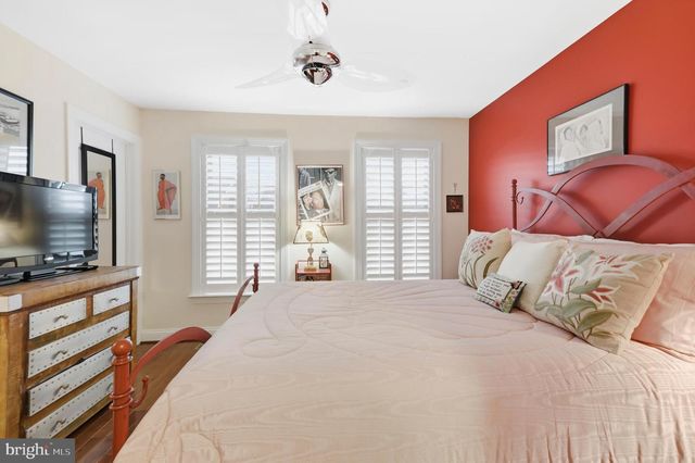 211 BEACON PL NE, Washington, DC 20011