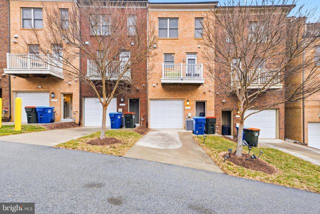 211 BEACON PL NE, Washington, DC 20011