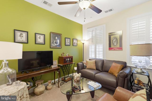 211 BEACON PL NE, Washington, DC 20011