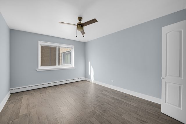2046 E 72nd Place 2w, Chicago, IL 60649