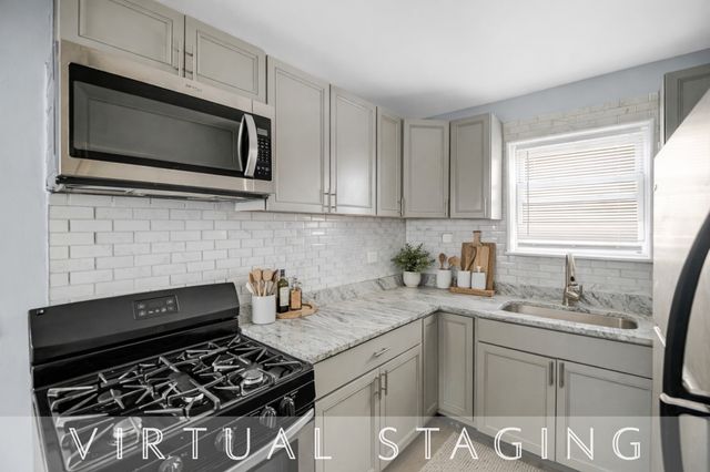 2046 E 72nd Place 2w, Chicago, IL 60649