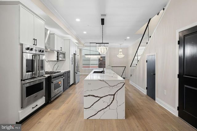 244 MONTROSE ST, Philadelphia, PA 19147