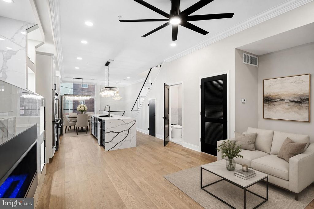 244 MONTROSE ST, Philadelphia, PA 19147