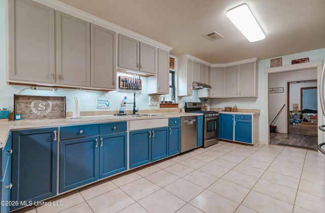 28 W M Stewart Road, Carriere, MS 39426