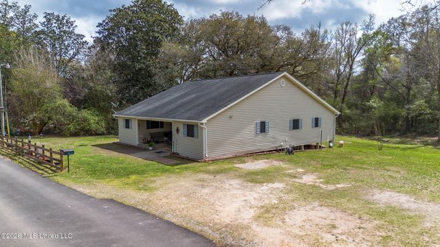 28 W M Stewart Road, Carriere, MS 39426