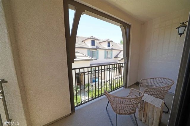 28635 Pietro, Valencia, CA 91354