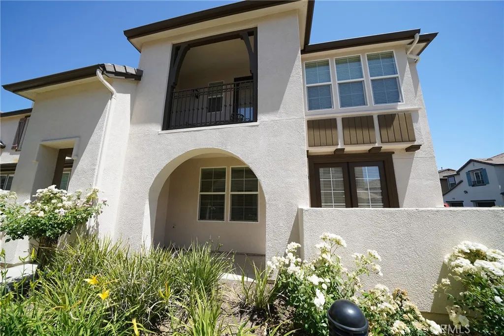 28635 Pietro, Valencia, CA 91354