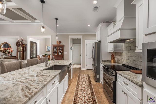 107 Windborne Court, Kathleen, GA 31047