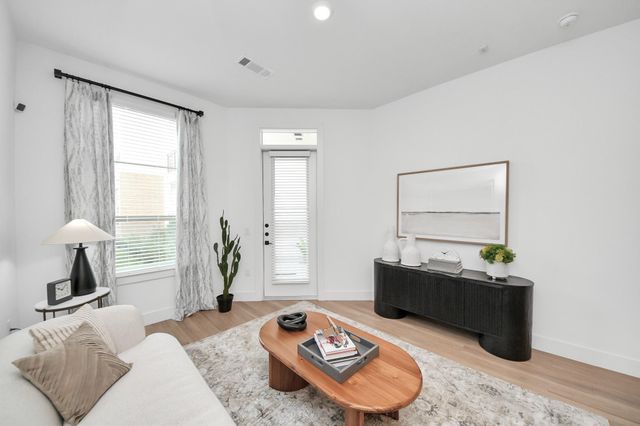 15635 Memorial Drive 478, Houston, TX 77079