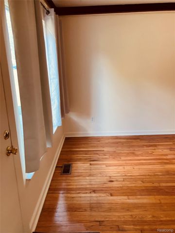 28845 Dawson Street, Garden City, MI 48135