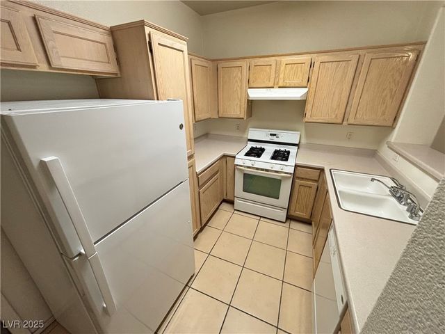 1337 Silver Sierra Street, Las Vegas, NV 89128