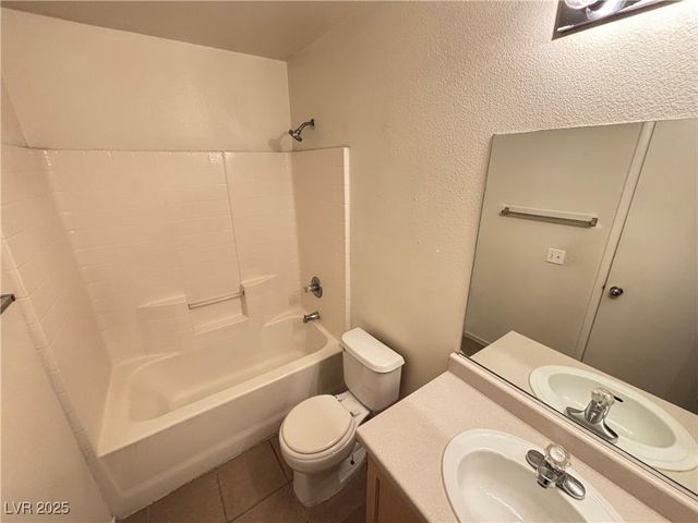 1337 Silver Sierra Street, Las Vegas, NV 89128