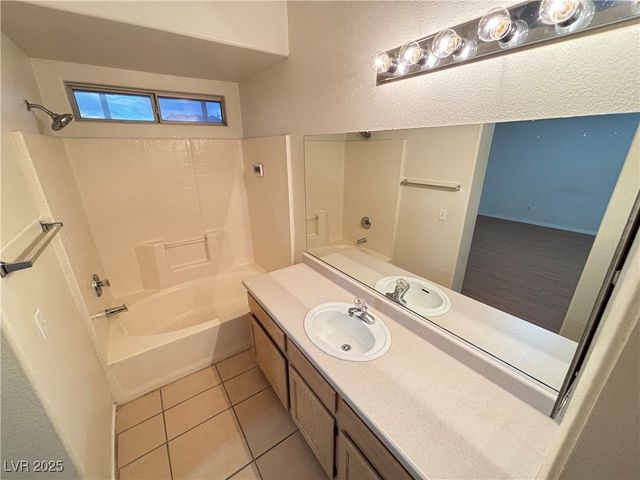 1337 Silver Sierra Street, Las Vegas, NV 89128