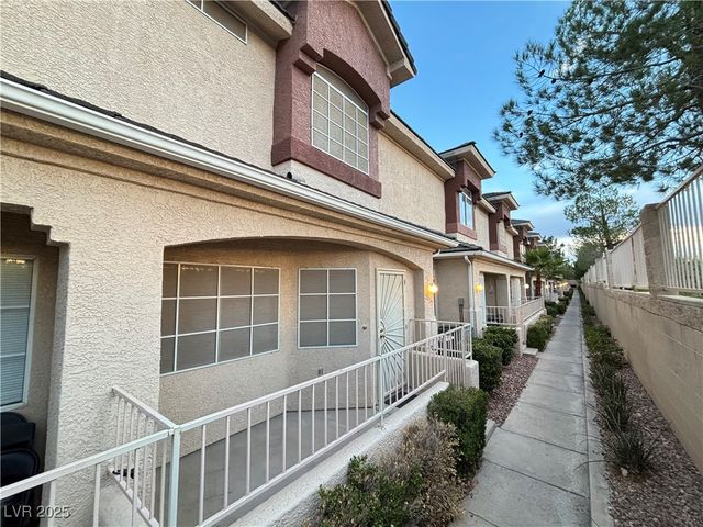 1337 Silver Sierra Street, Las Vegas, NV 89128