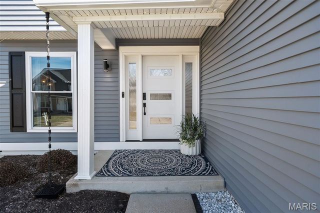 809 Crescent Ridge Drive, Valley Park, MO 63088