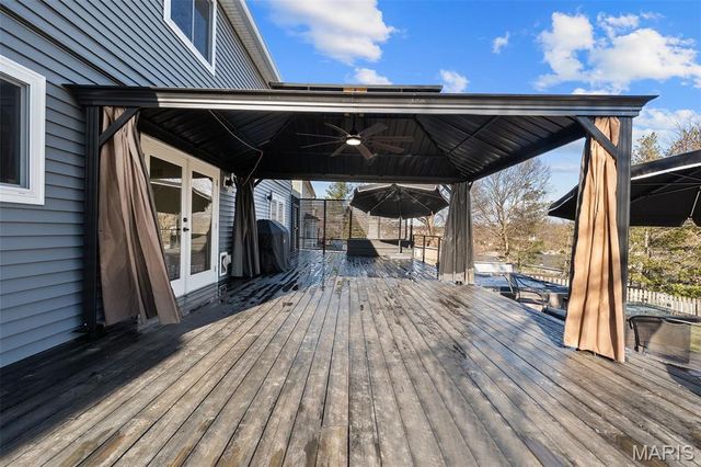 809 Crescent Ridge Drive, Valley Park, MO 63088