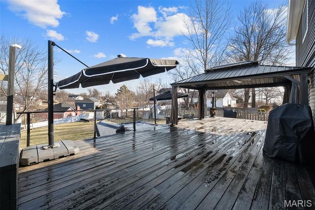 809 Crescent Ridge Drive, Valley Park, MO 63088