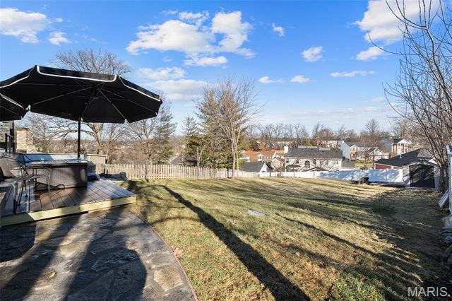 809 Crescent Ridge Drive, Valley Park, MO 63088