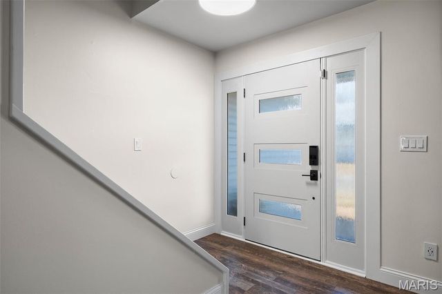 809 Crescent Ridge Drive, Valley Park, MO 63088