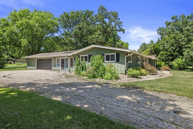 5330 Crystal LANE, Sturtevant, WI 53177