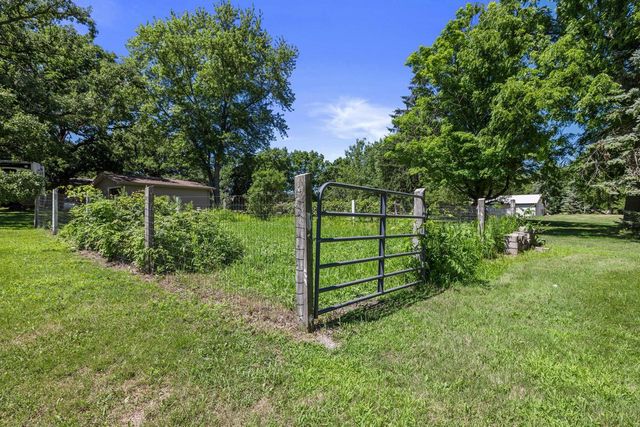 5330 Crystal LANE, Sturtevant, WI 53177