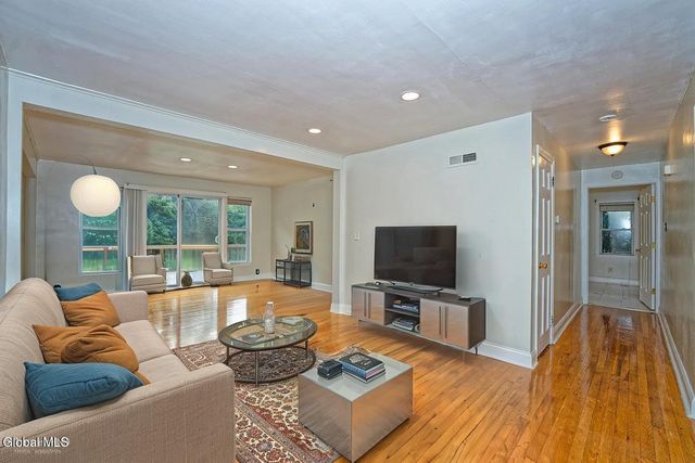 1250 Sumner Avenue, Schenectady, NY 12309