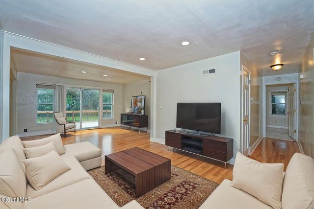 1250 Sumner Avenue, Schenectady, NY 12309