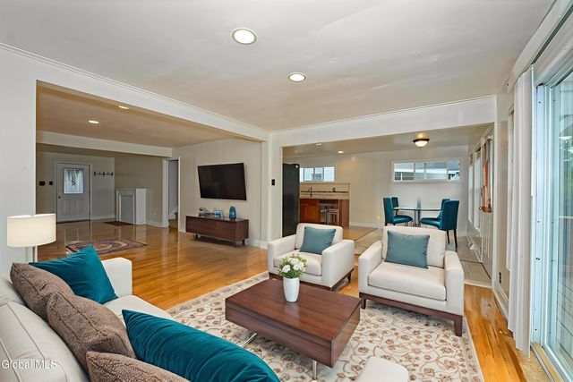 1250 Sumner Avenue, Schenectady, NY 12309