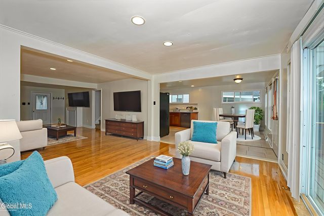 1250 Sumner Avenue, Schenectady, NY 12309