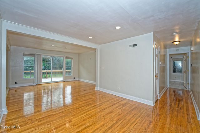 1250 Sumner Avenue, Schenectady, NY 12309