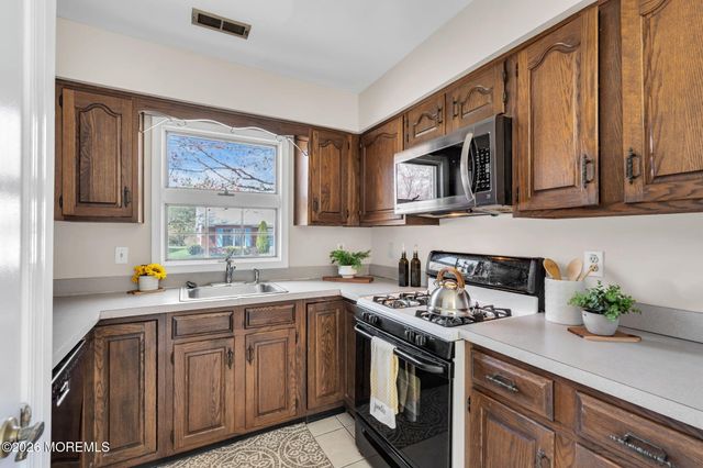 2137 Agincourt Road, Toms River, NJ 08755