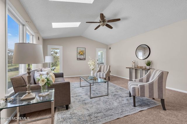 2137 Agincourt Road, Toms River, NJ 08755