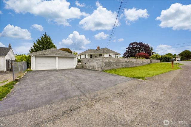 15852 7th Avenue SW, Seattle, WA 98166