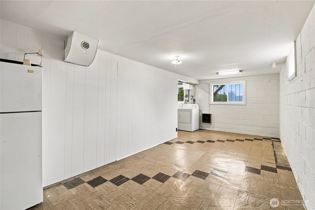 15852 7th Avenue SW, Seattle, WA 98166
