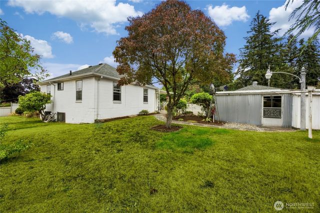15852 7th Avenue SW, Seattle, WA 98166