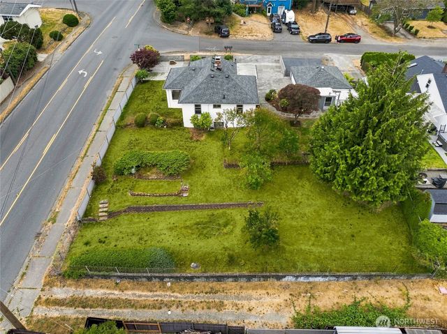 15852 7th Avenue SW, Seattle, WA 98166