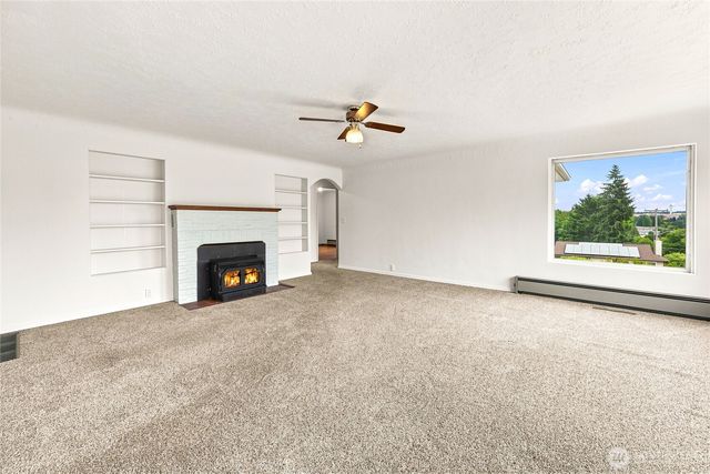 15852 7th Avenue SW, Seattle, WA 98166