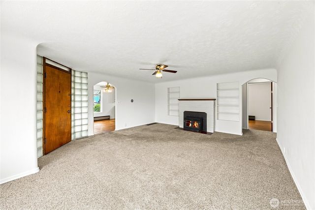 15852 7th Avenue SW, Seattle, WA 98166
