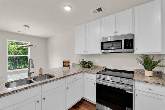 442 S Elm Street, Pendleton, SC 29670