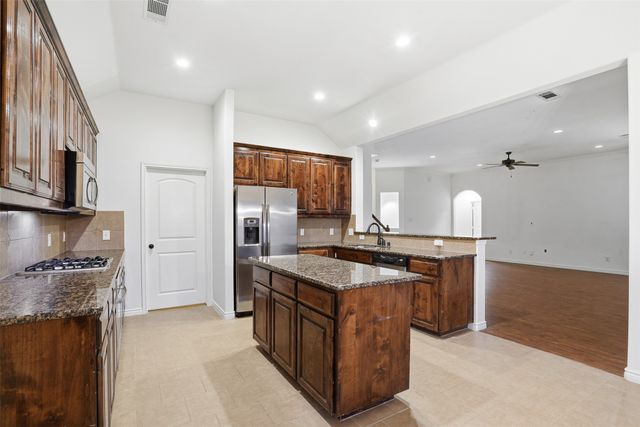 816 Westview Drive, Little Elm, TX 75068