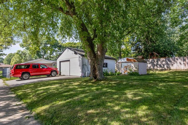 8505 W Arthur AVENUE, West Allis, WI 53227