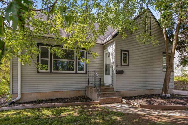 8505 W Arthur AVENUE, West Allis, WI 53227