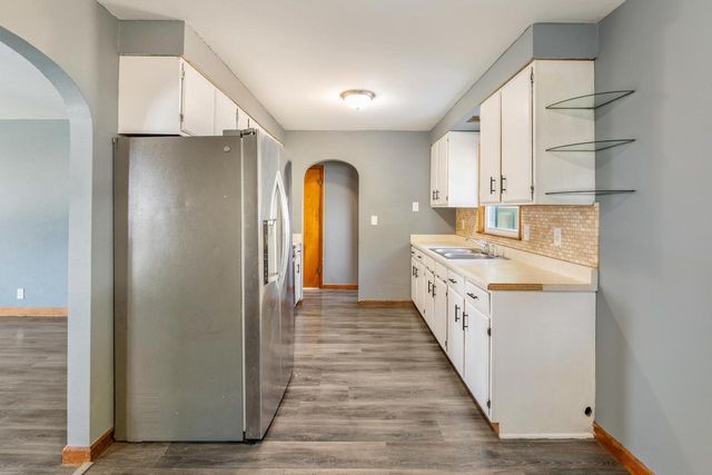 8505 W Arthur AVENUE, West Allis, WI 53227