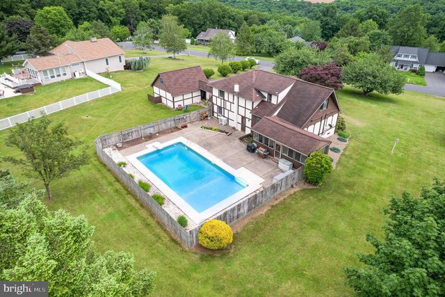 44 HILL TOP RD, Halifax, PA 17032